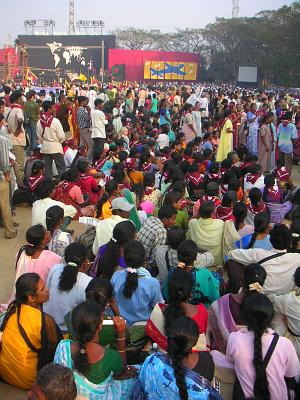 L'ouverture du Forum (la foule)